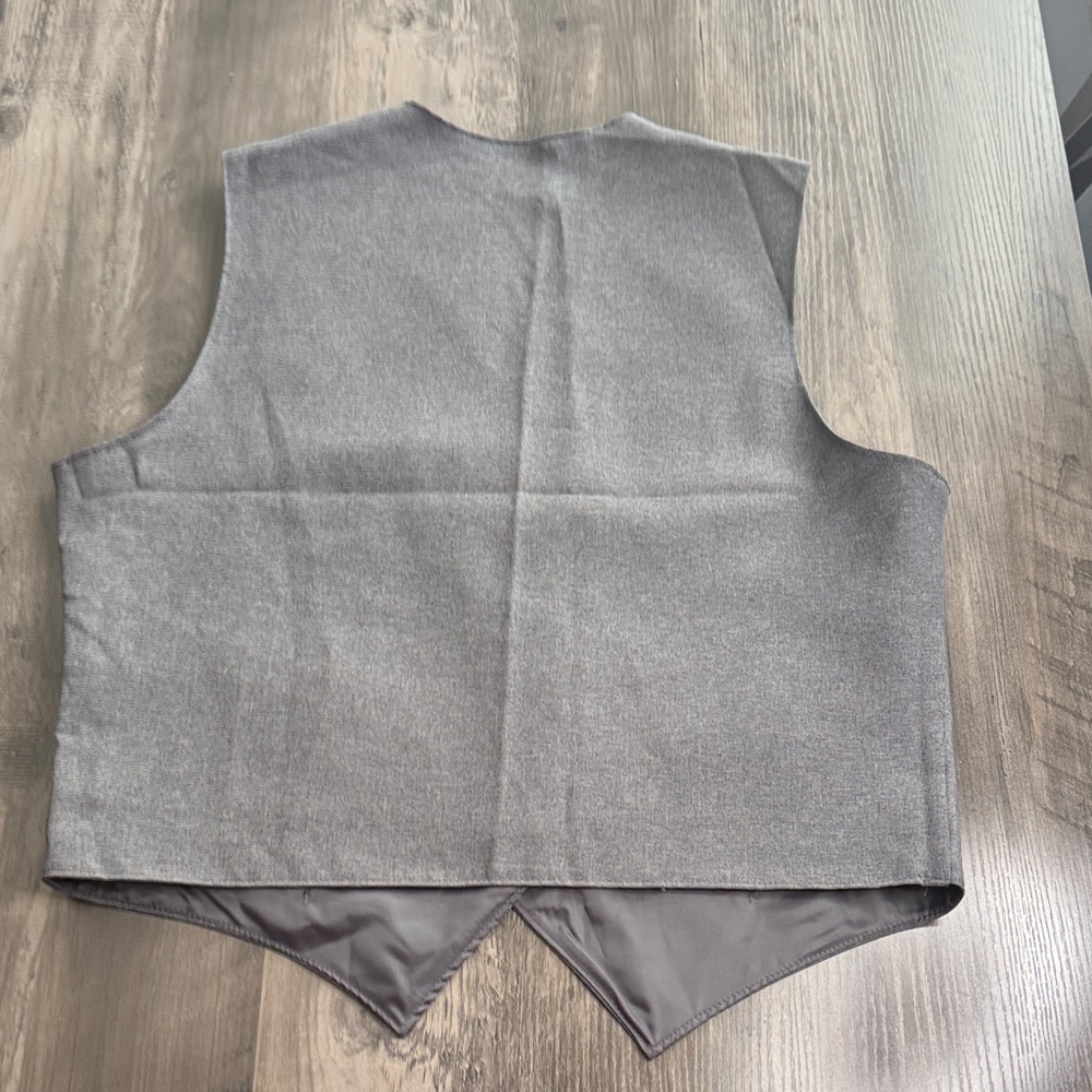 Preppy Gray Tailored Women's Vest - Picture 4 of 4
